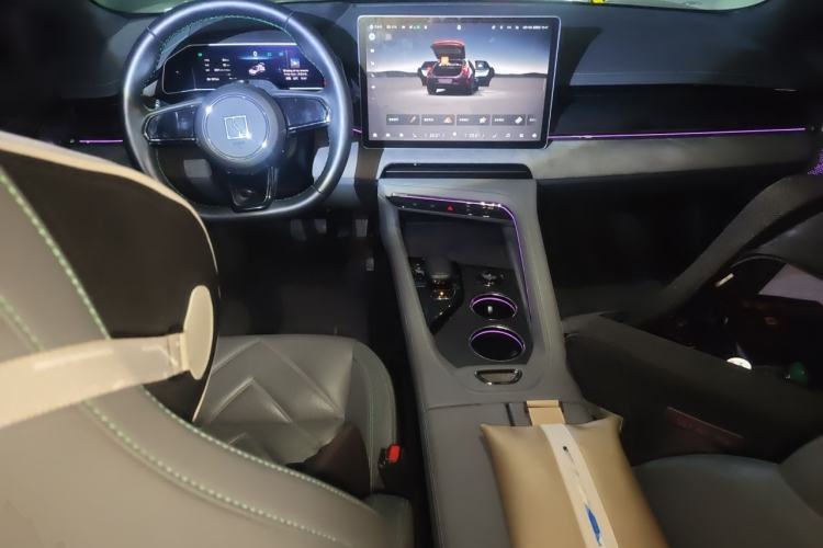 Used Zeekr 001 2023 ME Edition 100 kWh Center Console