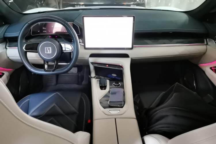 Used Zeekr 001 2023 ME Edition 100 kWh Center Console