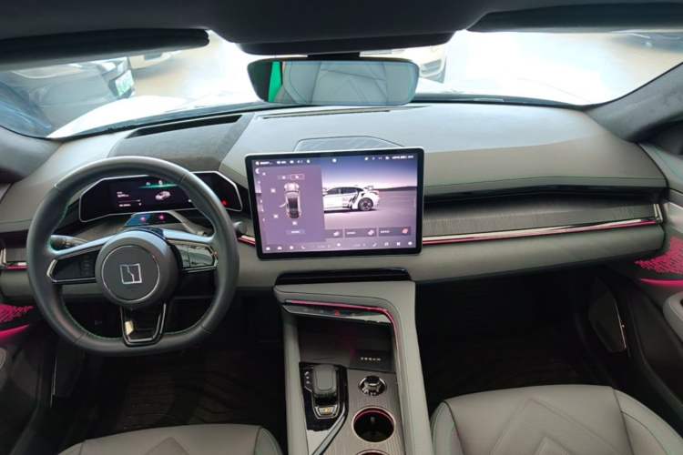 Used Zeekr 001 2023 WE Edition 100 kWh Center Console