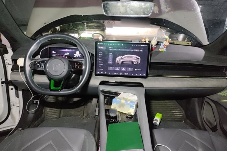 Used Zeekr 001 2023 YOU Edition 100 kWh Center Console