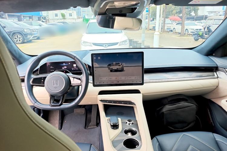 Used Zeekr 001 2023 WE Edition 100 kWh Center Console