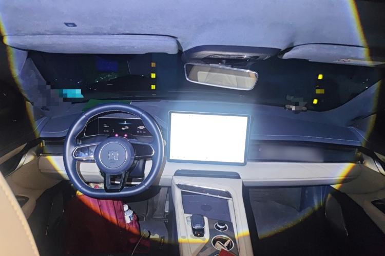 Used Zeekr 001 2023 WE Edition 100 kWh Center Console