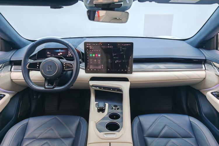 Used Zeekr 001 2023 WE Edition 86 kWh Center Console