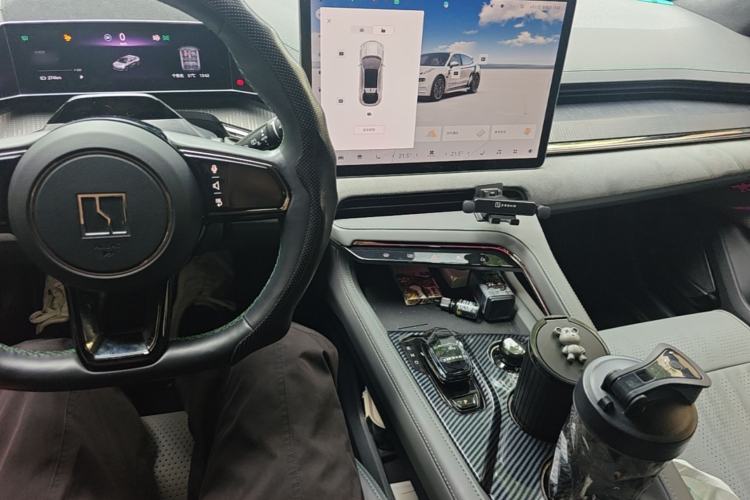 Used Zeekr 001 2023 WE Edition 100 kWh Center Console