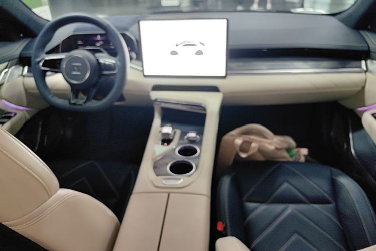 Used Zeekr 001 2023 WE Edition 86 kWh Center Console