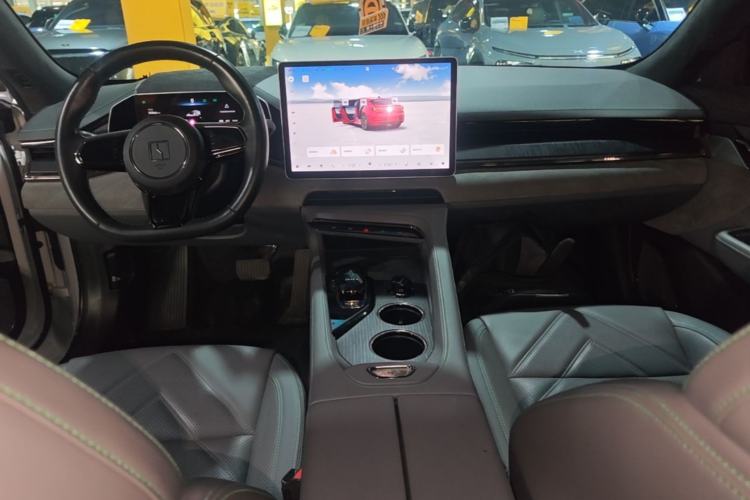Used Zeekr 001 2023 WE Edition 86 kWh Center Console