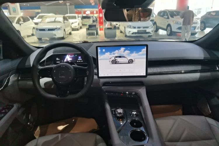 Used Zeekr 001 2023 WE Edition 100 kWh Center Console