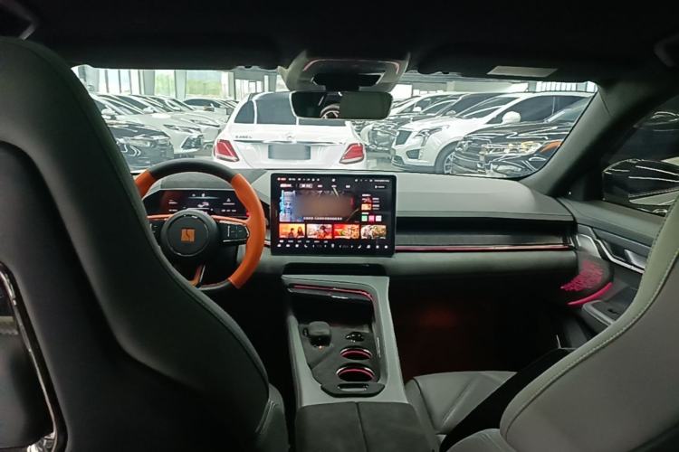 Used Zeekr 001 2023 WE Edition 86 kWh Center Console