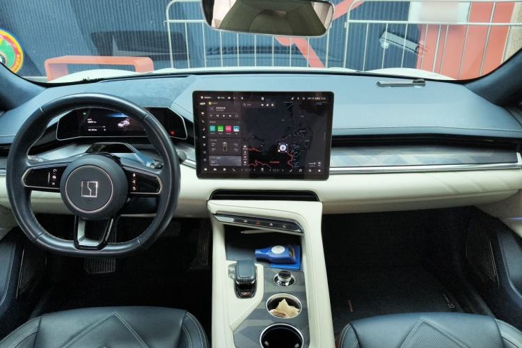 Used Zeekr 001 2023 WE Edition 86 kWh Center Console