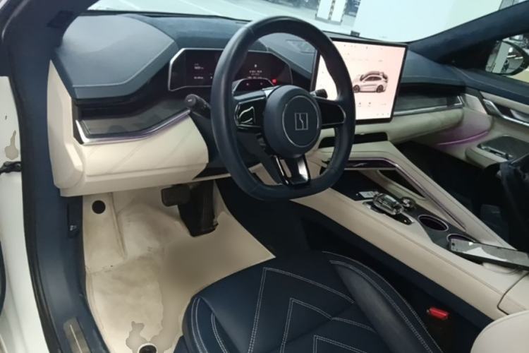 Used Zeekr 001 2023 WE Edition 100 kWh Center Console