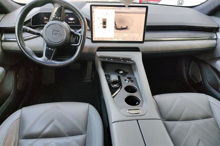 Used Zeekr 001 2023 WE Edition 100 kWh Center Console