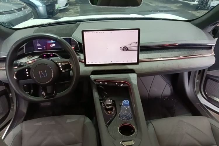 Used Zeekr 001 2023 WE Edition 86 kWh Center Console