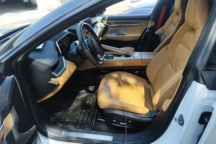 Used Zeekr 001 2023 WE Edition 86 kWh Driver Seat