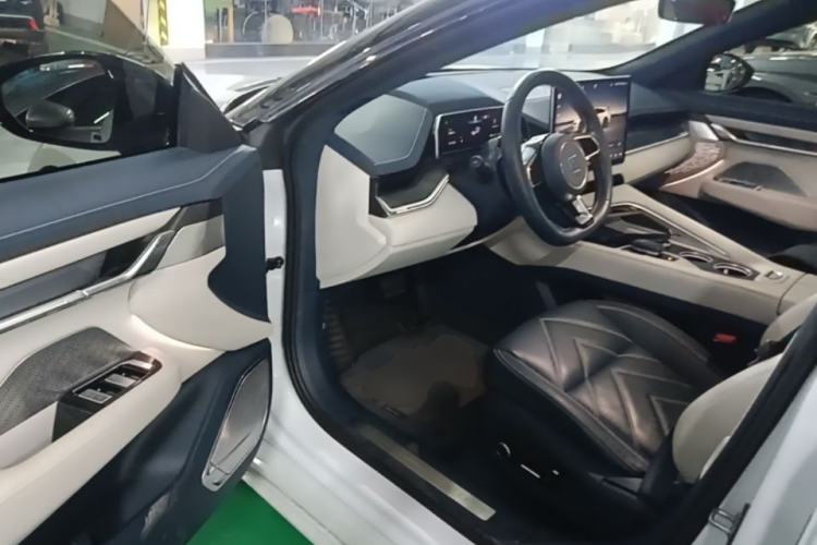 Used Zeekr 001 2023 WE Edition 86 kWh Driver Seat