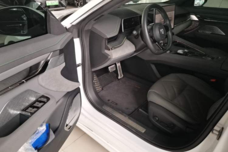 Used Zeekr 001 2023 WE Edition 86 kWh Driver Seat