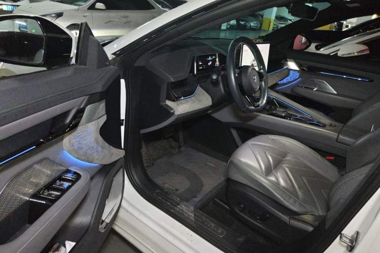 Used Zeekr 001 2023 WE Edition 100 kWh Driver Seat