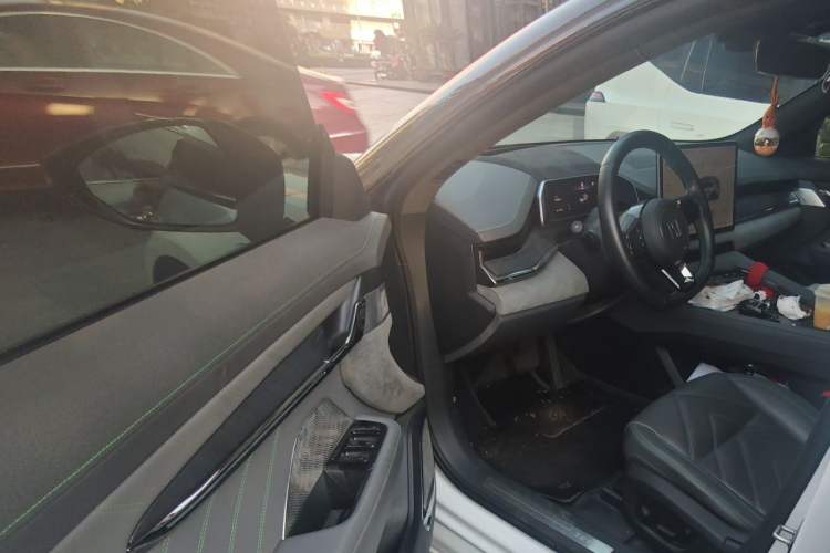 Used Zeekr 001 2023 WE Edition 86 kWh Driver Seat