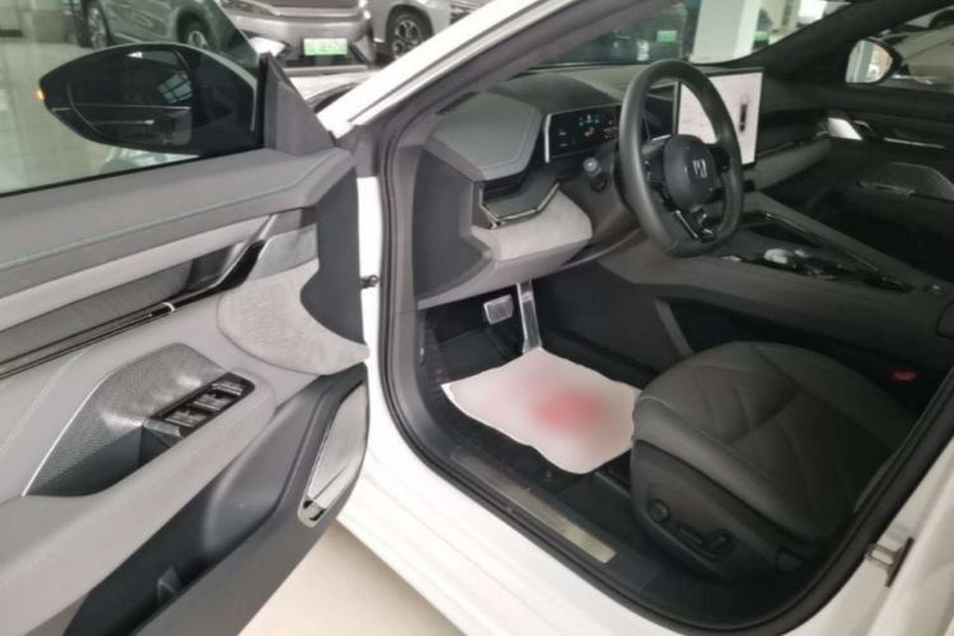 Used Zeekr 001 2023 WE Edition 86 kWh Driver Seat
