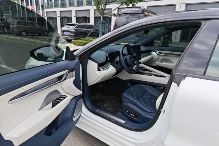 Used Zeekr 001 2023 WE Edition 86 kWh Driver Seat