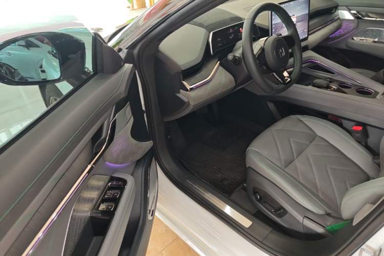 Used Zeekr 001 2023 WE Edition 100 kWh Driver Seat