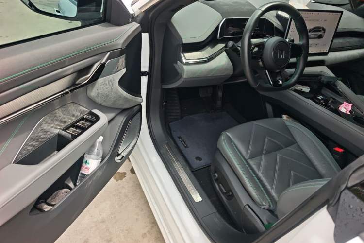 Used Zeekr 001 2023 WE Edition 100 kWh Driver Seat