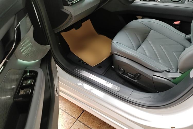 Used Zeekr 001 2023 WE Edition 86 kWh Driver Seat