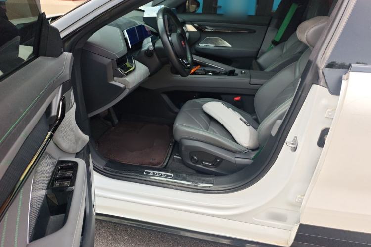 Used Zeekr 001 2023 WE Edition 86 kWh Driver Seat
