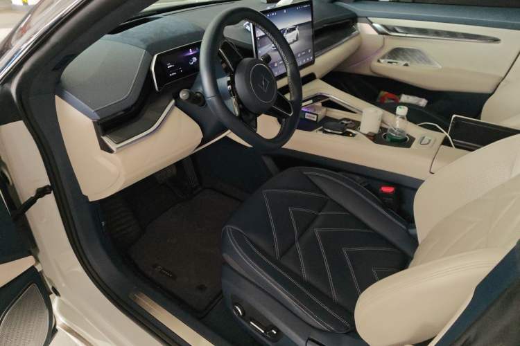 Used Zeekr 001 2023 WE Edition 86 kWh Driver Seat