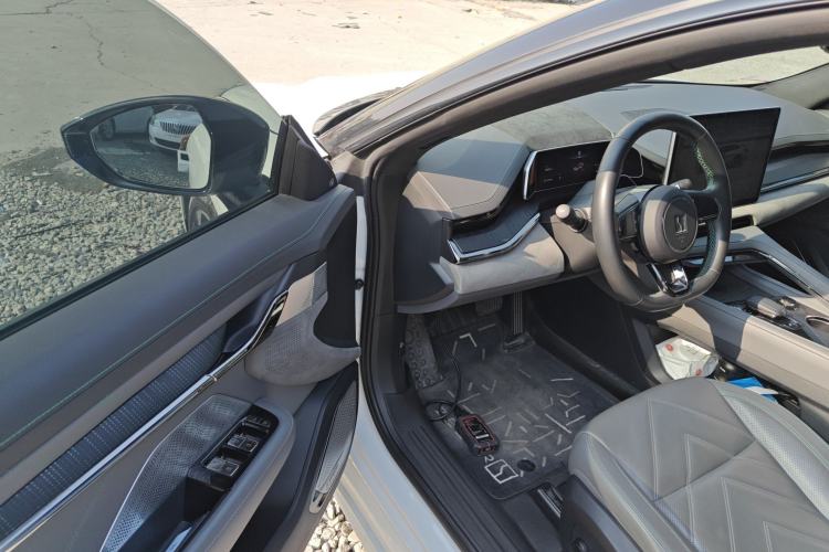 Used Zeekr 001 2023 ME Edition 100 kWh Driver Seat