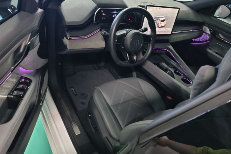 Used Zeekr 001 2023 WE Edition 86 kWh Driver Seat