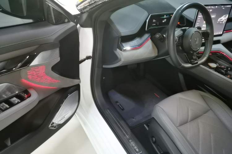 Used Zeekr 001 2023 WE Edition 86 kWh Driver Seat