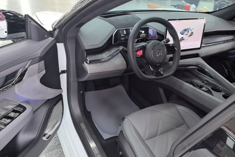 Used Zeekr 001 2023 WE Edition 100 kWh Driver Seat