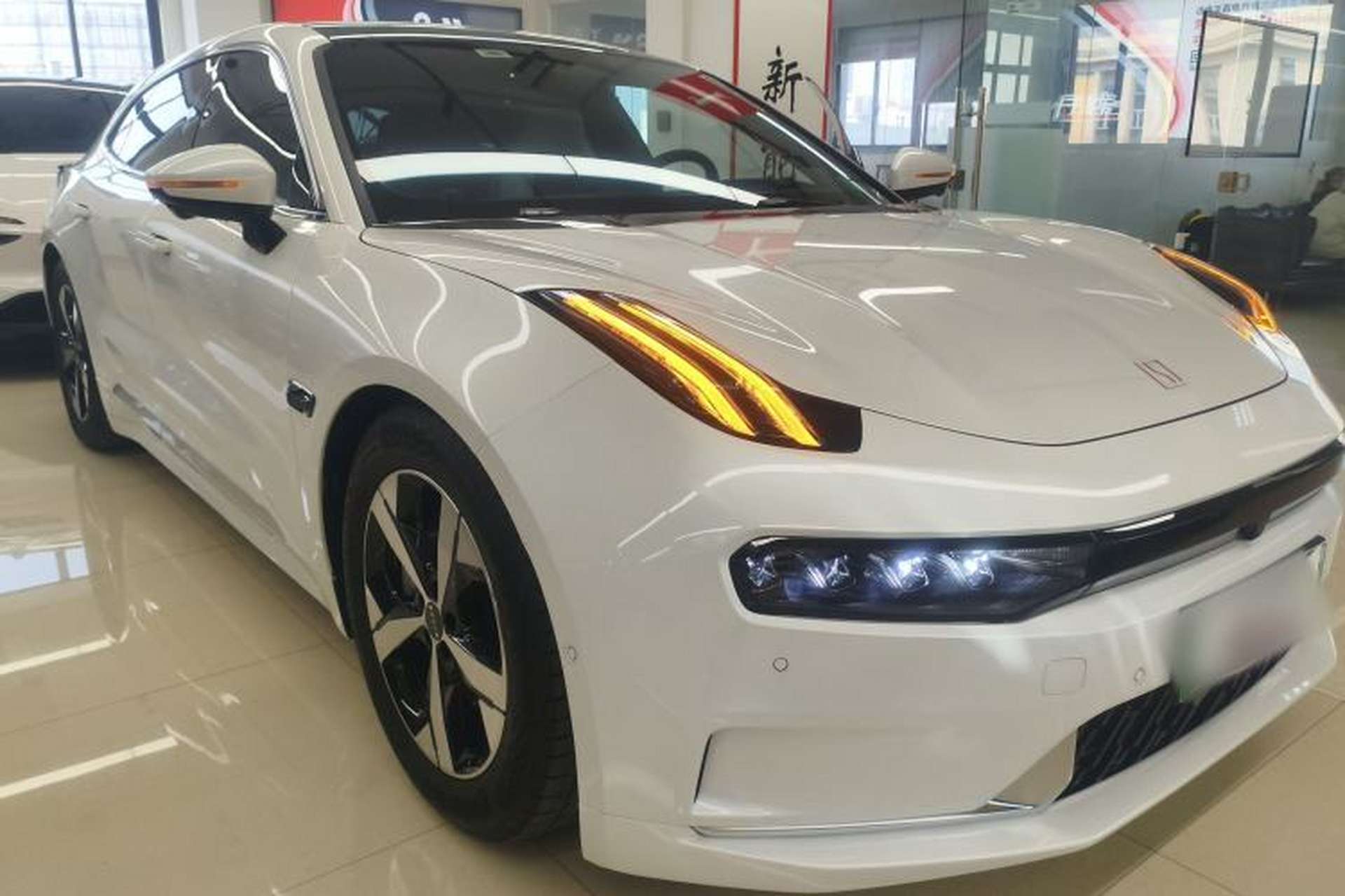 Used Zeekr 001 2023 WE Edition 86 kWh Exterior 1