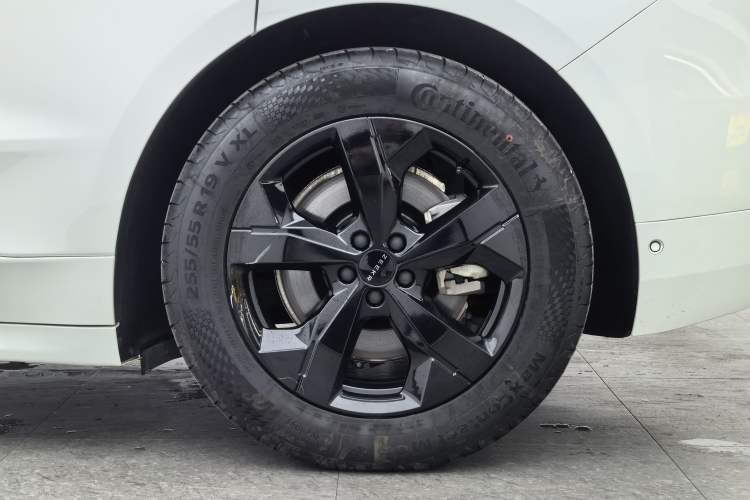 Used Zeekr 001 2023 WE Edition 100 kWh Exterior 12