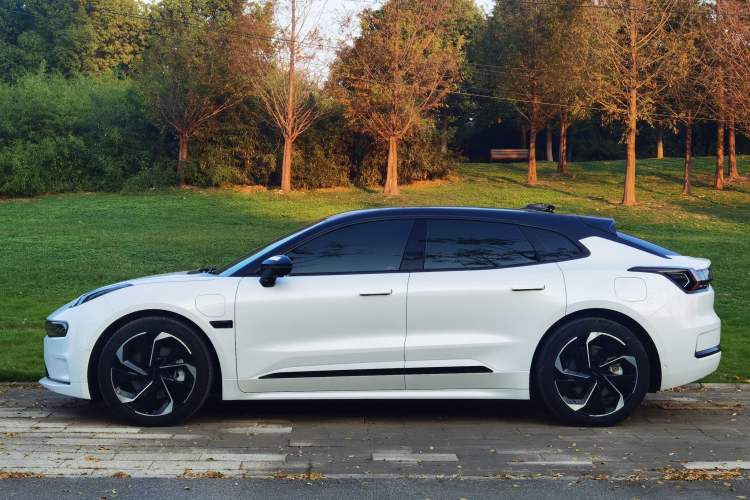 Used Zeekr 001 2023 WE Edition 100 kWh Exterior 3
