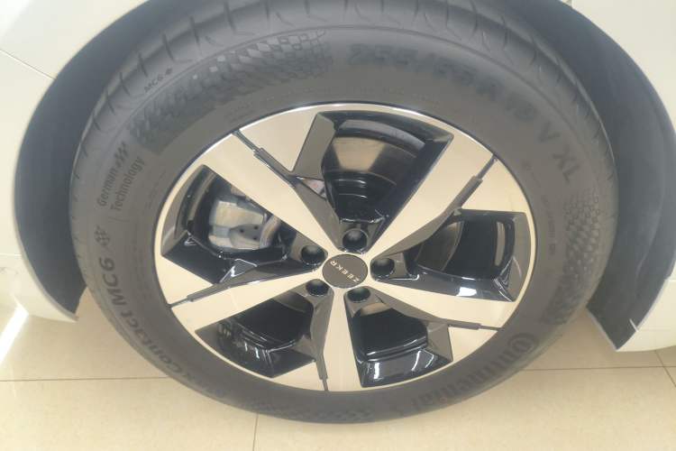 Used Zeekr 001 2023 WE Edition 86 kWh Exterior 4