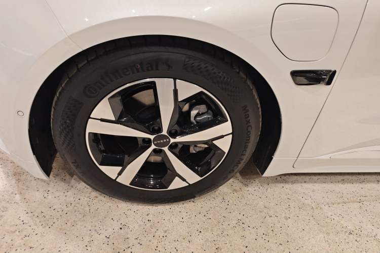 Used Zeekr 001 2023 WE Edition 86 kWh Exterior 4