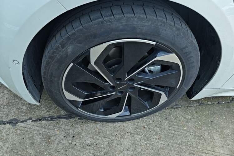 Used Zeekr 001 2023 WE Edition 100 kWh Exterior 4