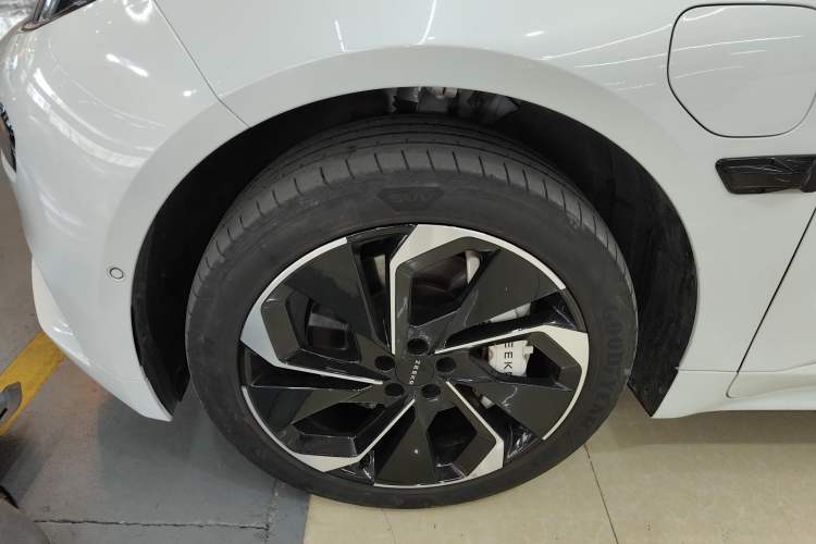 Used Zeekr 001 2023 ME Edition 100 kWh Exterior 4