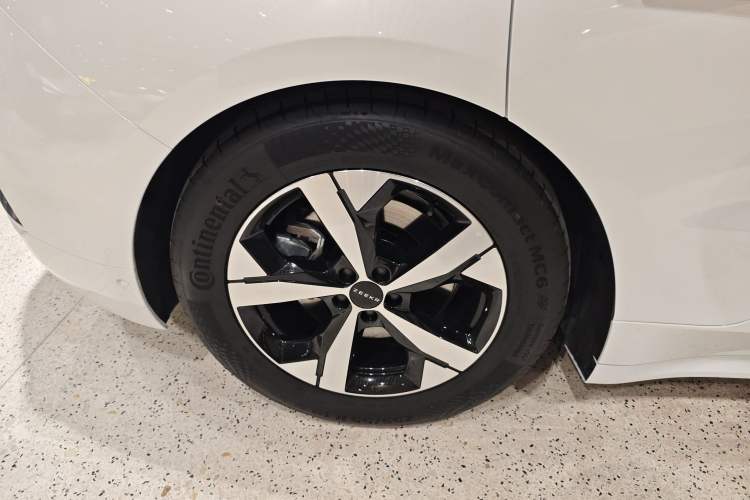 Used Zeekr 001 2023 WE Edition 86 kWh Exterior 5