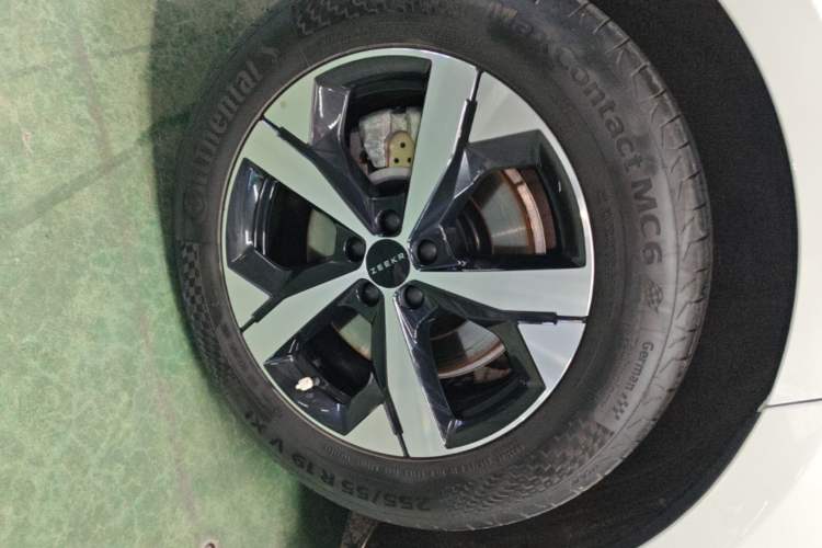 Used Zeekr 001 2023 WE Edition 86 kWh Exterior 5