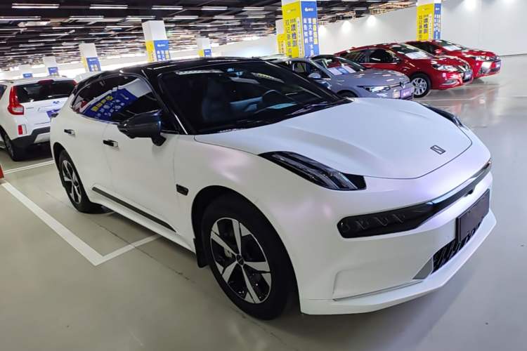 Used Zeekr 001 2023 WE Edition 86 kWh Front Right 45 Deg