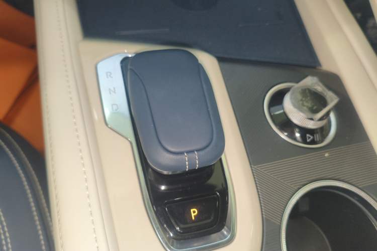 Used Zeekr 001 2023 WE Edition 86 kWh Gear Lever