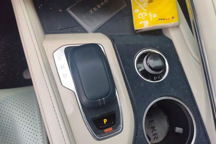 Used Zeekr 001 2023 YOU Edition 100 kWh Gear Lever