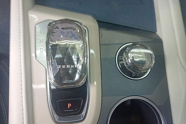Used Zeekr 001 2023 WE Edition 86 kWh Gear Lever