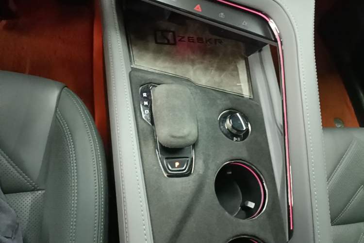 Used Zeekr 001 2023 WE Edition 86 kWh Gear Lever