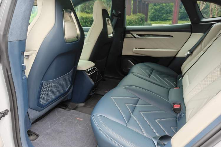 Used Zeekr 001 2023 WE Edition 86 kWh Interior 2