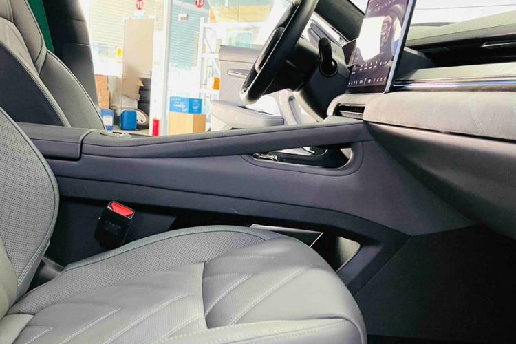 Used Zeekr 001 2023 WE Edition 100 kWh Interior 3