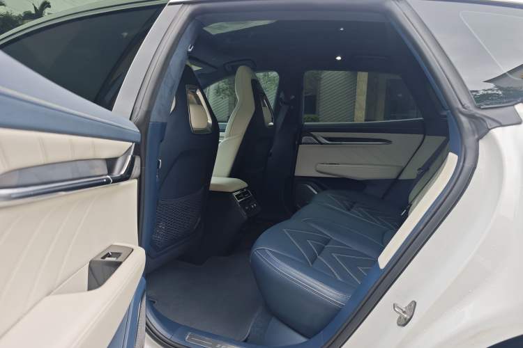 Used Zeekr 001 2023 WE Edition 100 kWh Interior 3