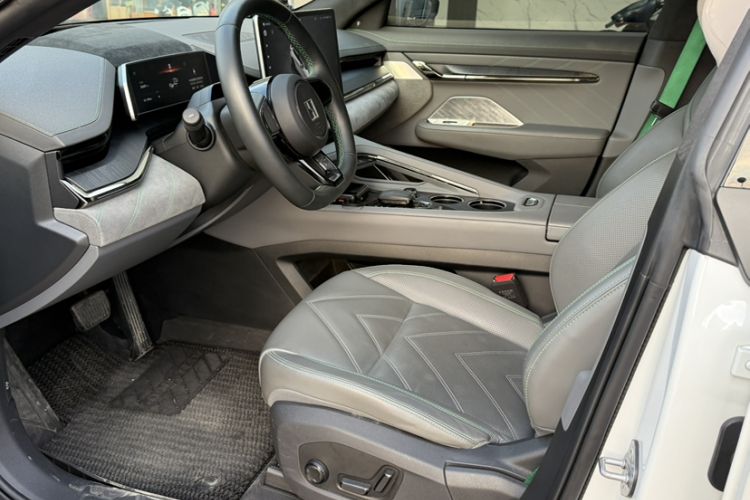 Used Zeekr 001 2023 WE Edition 100 kWh Interior 4